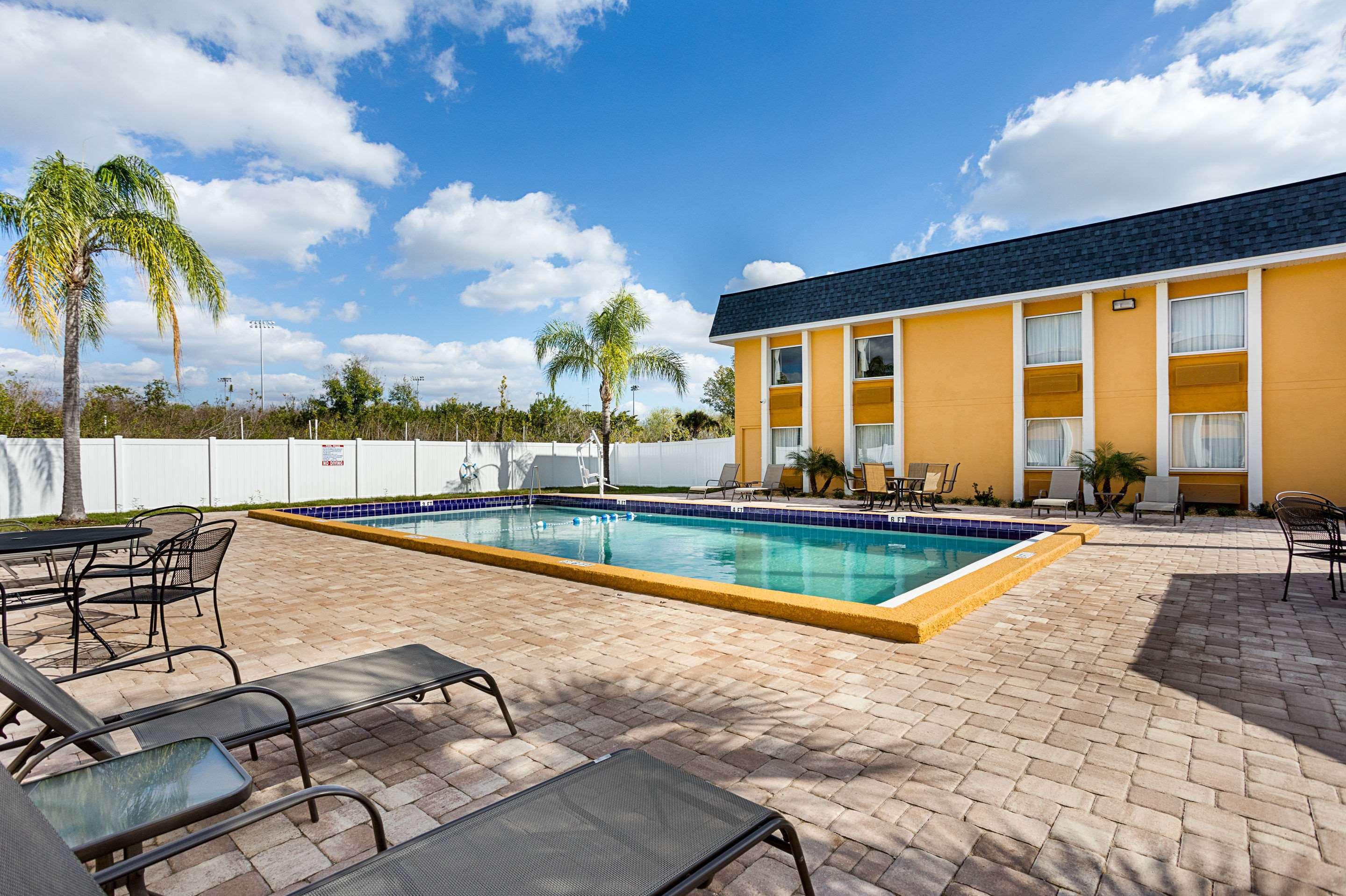 Quality Inn & Suites Heritage Park Kissimmee Exterior photo