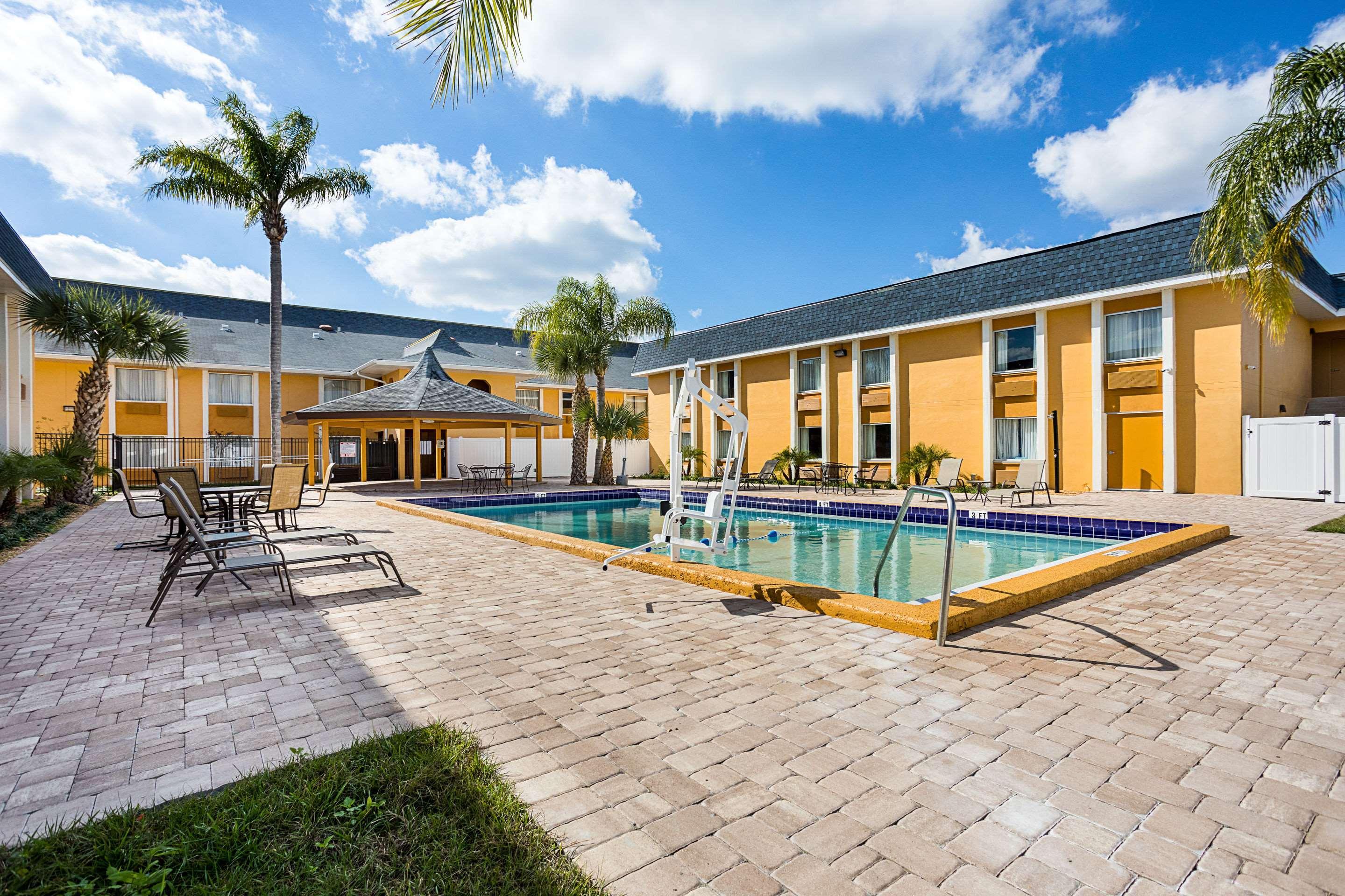 Quality Inn & Suites Heritage Park Kissimmee Exterior photo