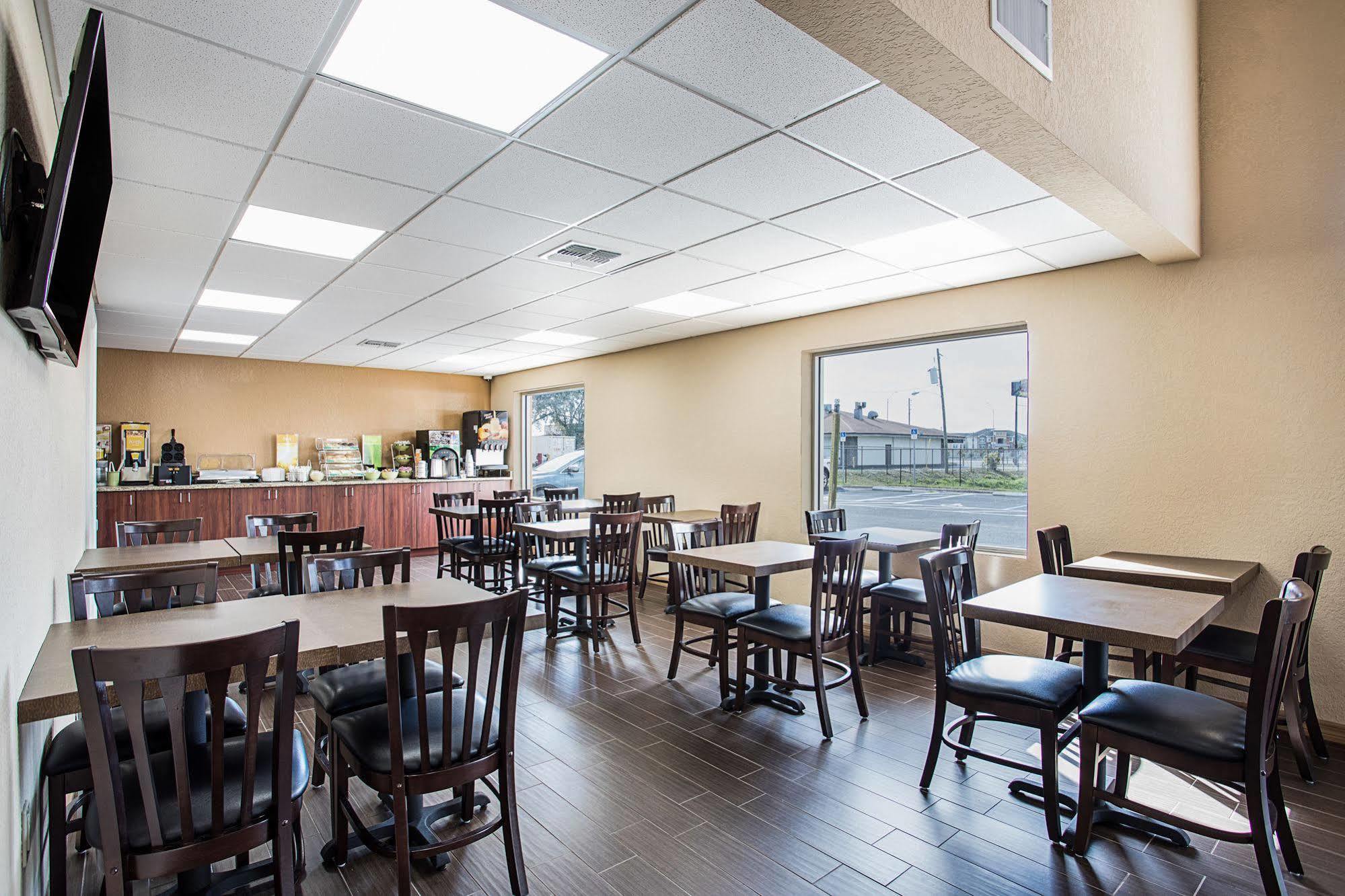 Quality Inn & Suites Heritage Park Kissimmee Exterior photo