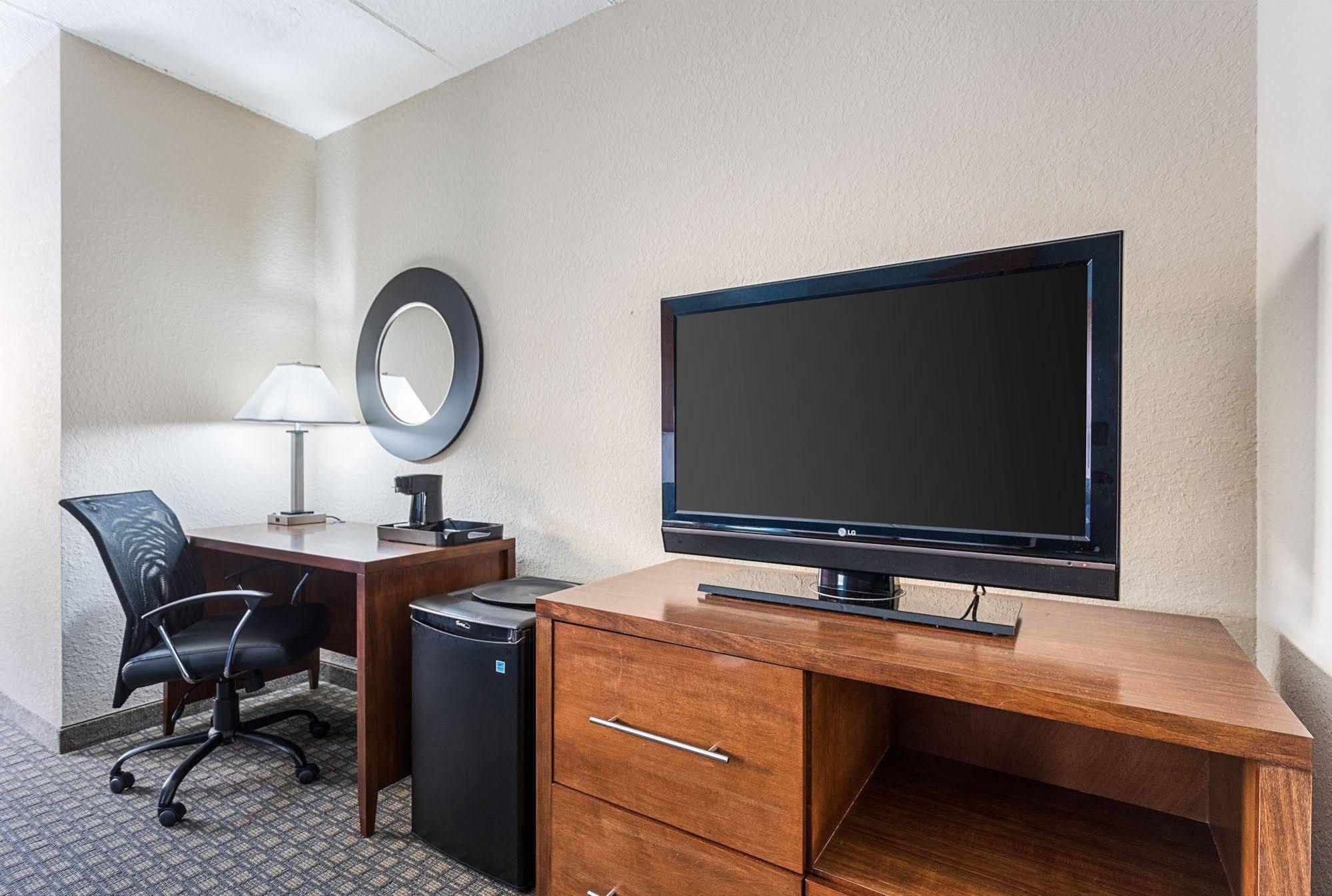 Quality Inn & Suites Heritage Park Kissimmee Exterior photo